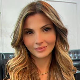 vitoria seghetto mattos headshot